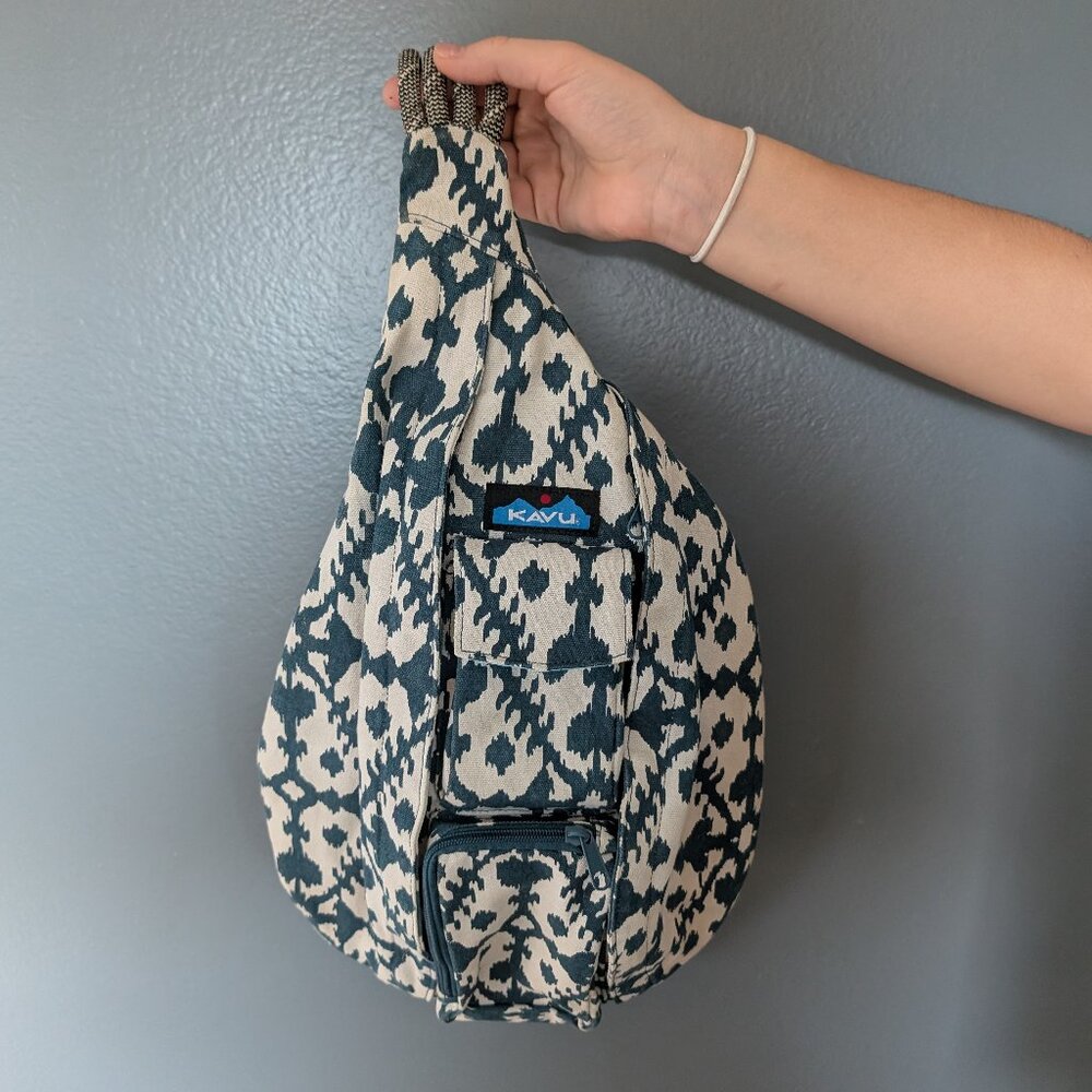 KAVU sling style backpack/bag